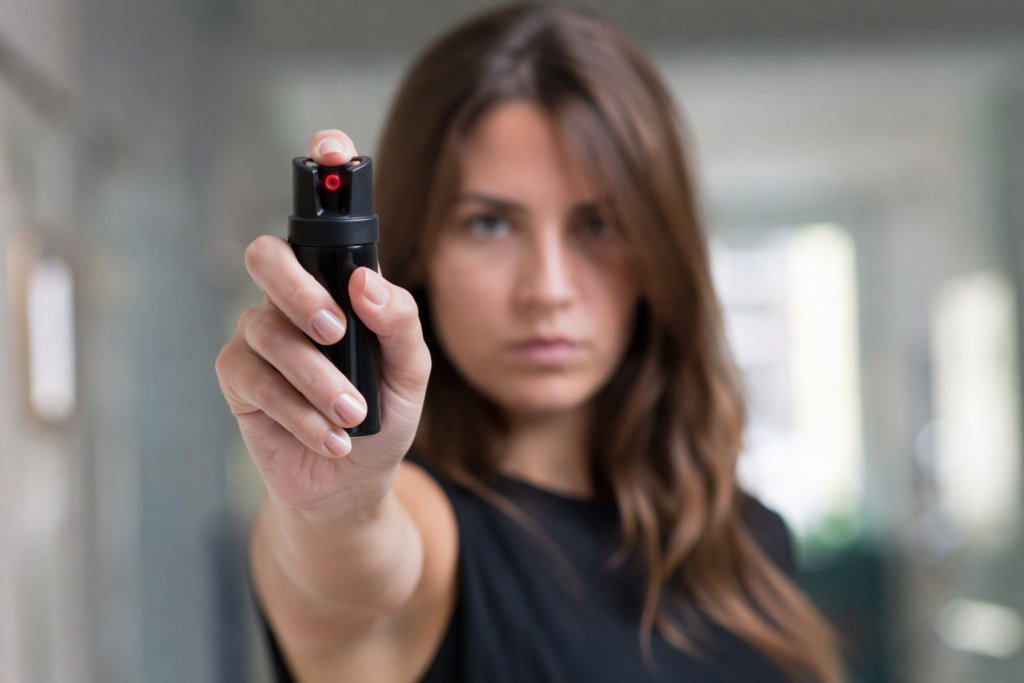 Lei nº 15.474/2026 autoriza compra e posse de spray de pimenta para defesa pessoal de mulheres em todo o Brasil