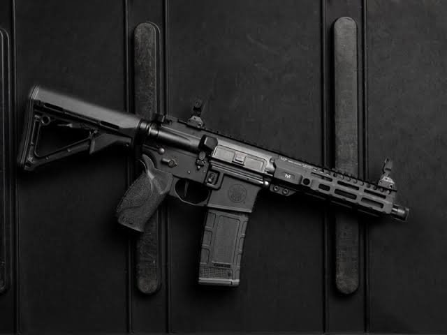 Smith & Wesson entra de vez no universo do .300 Blackout com o novo M&P15 AXE