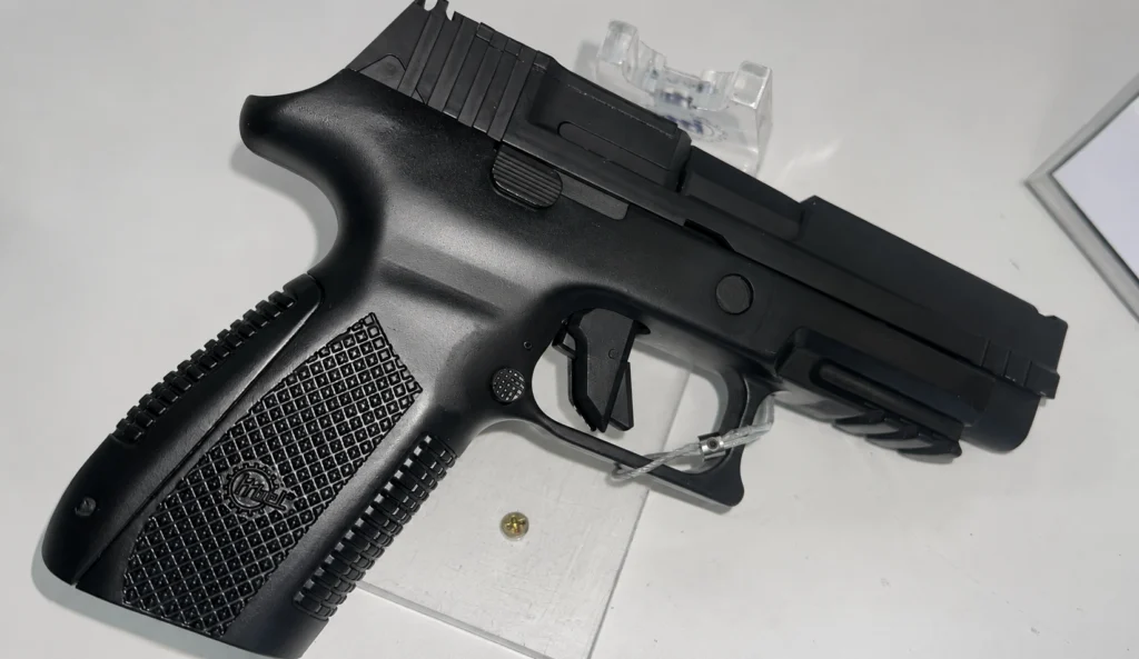 Imbel revela pistola striker-fired inédita